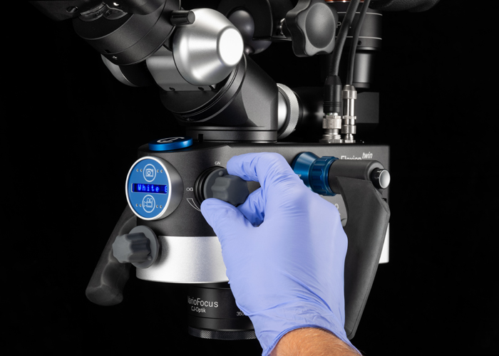 3MC-Concept - Microscope CJ-Optik Flexion Twin - Détail du joystick - Copyright CJ-Optik